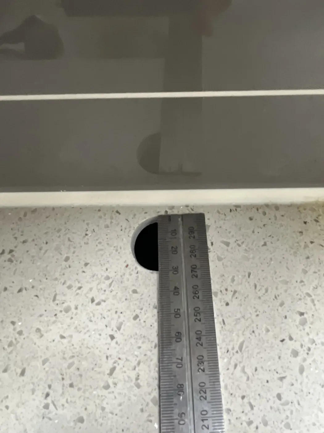 정수기 구멍 규격 실측 진행 중 일산동구 장항동